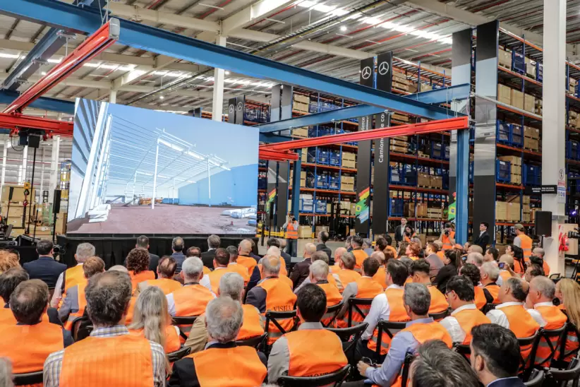 Inauguracin de la planta de Mercedes-Benz Camiones y Buses