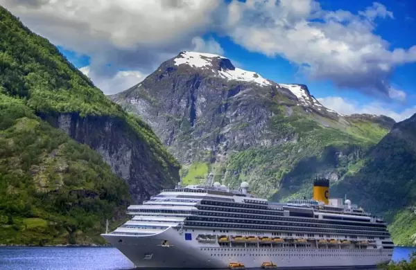 La propuesta de US$ 120.000 de este crucero para viajar durante todo un ao