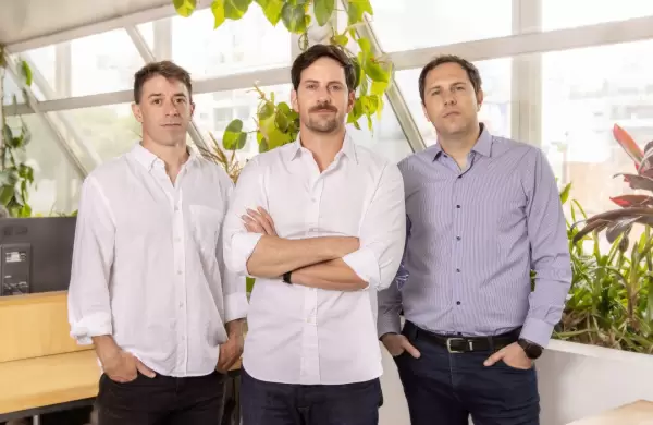 Tres argentinos levantaron US$ 3.5 millones para integrar experiencias de clientes virtuales y presenciales con tecnologías de IA