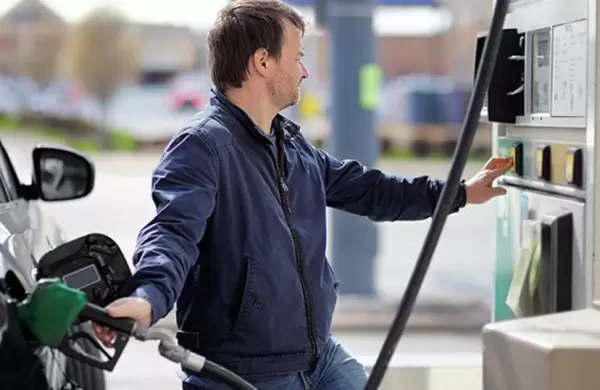 Cómo se preparan las empresas argentinas para la era del autoservicio de combustibles