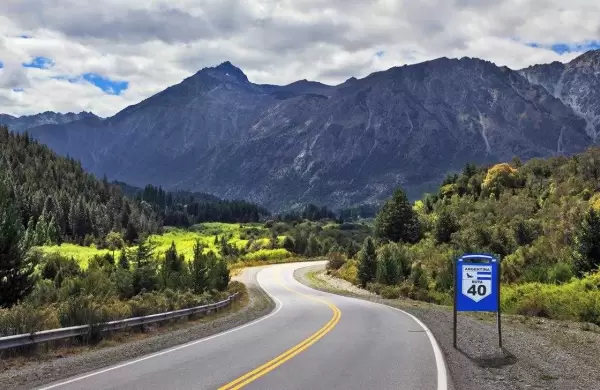Turismo en moto: los mejores destinos de Argentina para recorrer este verano