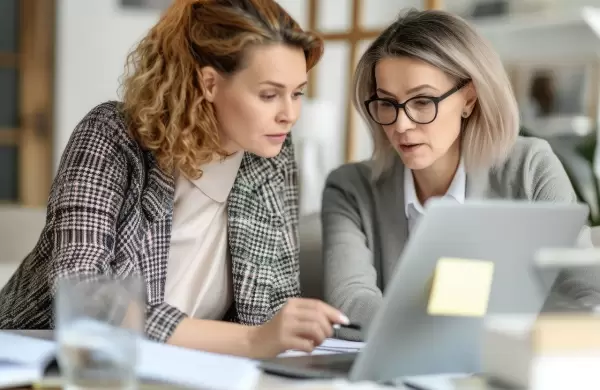 Mujeres en menopausia: qué necesitan de la empresa en la que trabajan