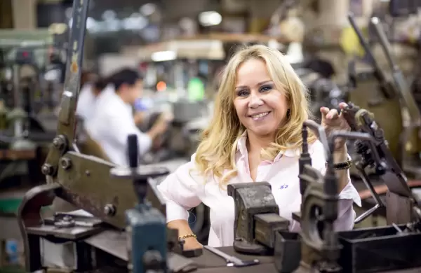 Representa la cuarta generación de joyeros y busca seguir expandiendo la herencia de la orfebrería