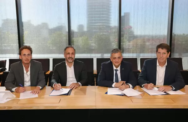 YPF se suma al proyecto de GNL de PAE con una participación del 15%