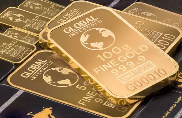 El oro superó al euro como refugio global pero una medida sugiere que todavía no tocó su verdadero valor
