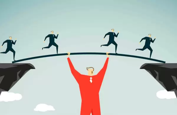 Cómo liderar y motivar equipos en contextos de crisis en el país: 5 claves del coaching ejecutivo para no perder foco ni productividad