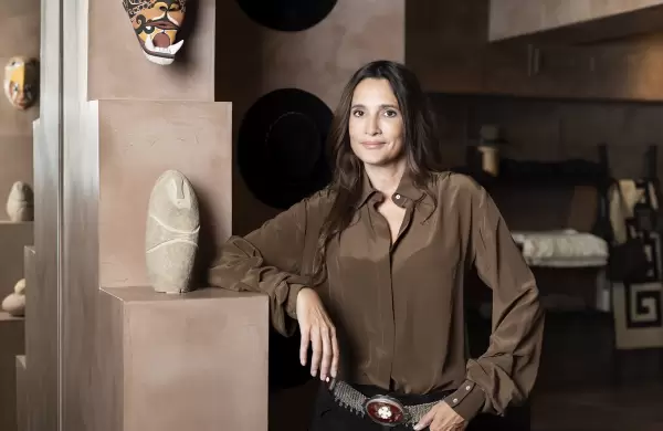 De modelo a empresaria: quién es la creadora de Curatoria, la marca de moda de lujo artesanal que quiere llevar el diseño argentino al mundo