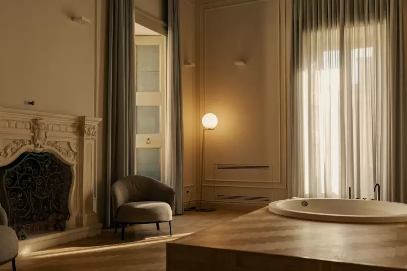 El Palazzo Zimara es un palacio del siglo XVI convertido en un hotel boutique de 18 habitaciones.