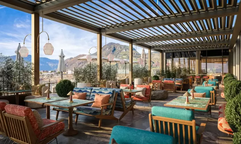 El Falkensteiner Hotel Bozen destacará por su bar en la azotea, con vistas espectaculares a las montañas.