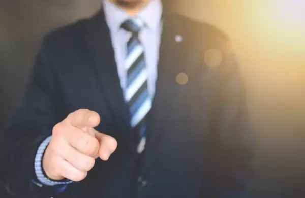 Siete de cada 10 argentinos pensó en renunciar al trabajo por su jefe