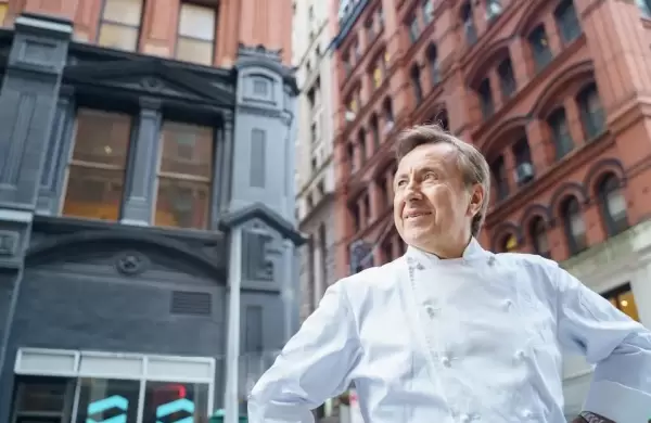 Es uno de los chef ms reconocidos a nivel mundial y ahora llevar sus "platos Michelin" a los viajes areos