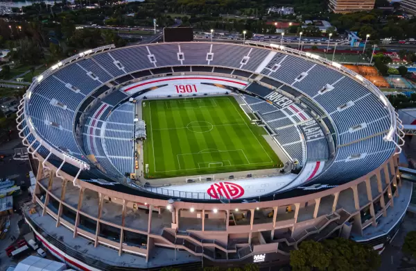 Superclsico del domingo: los millones que se juegan dentro y fuera de la cancha