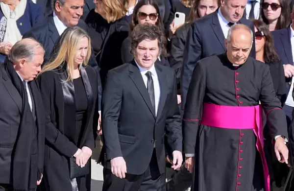 Entre los lderes del mundo, Milei participa en Roma del funeral del Papa