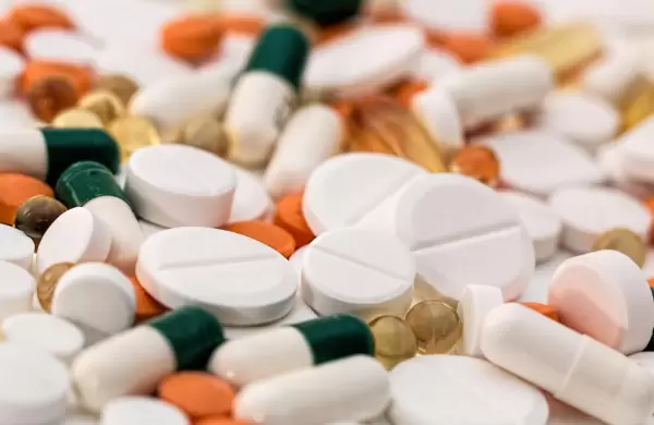 Las grandes farmacéuticas invierten miles de millones en IA y el valor finalmente comienza a notarse