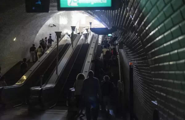 La luz volvió en España y Portugal tras varias horas de un histórico apagón masivo