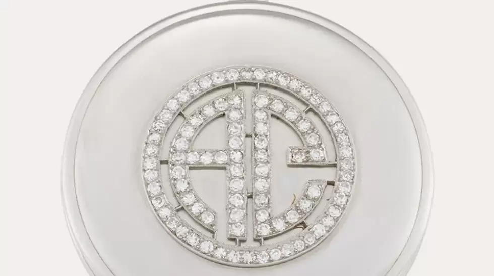 En junio, Sotheby's subasta elreloj de bolsillo de diamantes y platino que pert