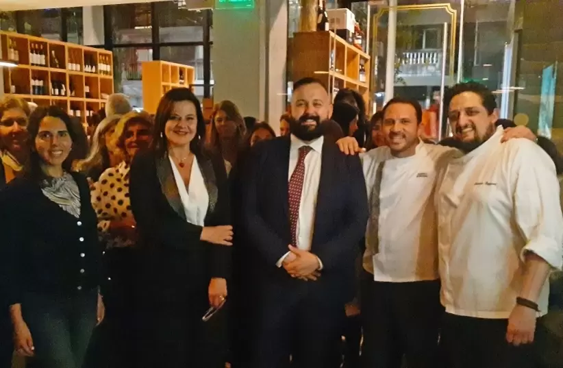 Vernica Morello  y Alessandro Mancini (centro)
