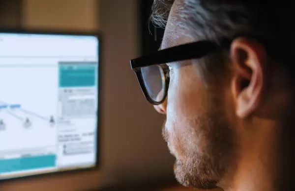 Trump lo indult: ahora vendi su negocio ciberntico por US$ 200 millones