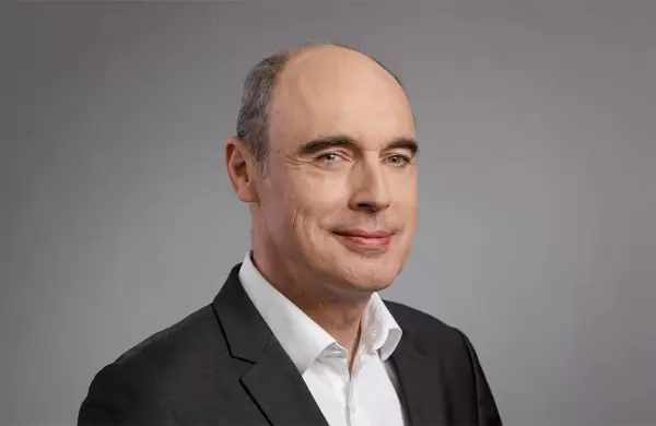 La alianza entre Renault y Wandercraft que busca revolucionar la industria automotriz y la vida de quienes no pueden caminar