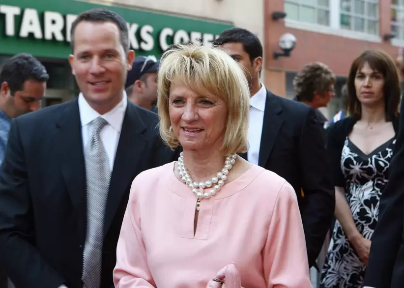 Marian Ilitch, Detroit Red Wings