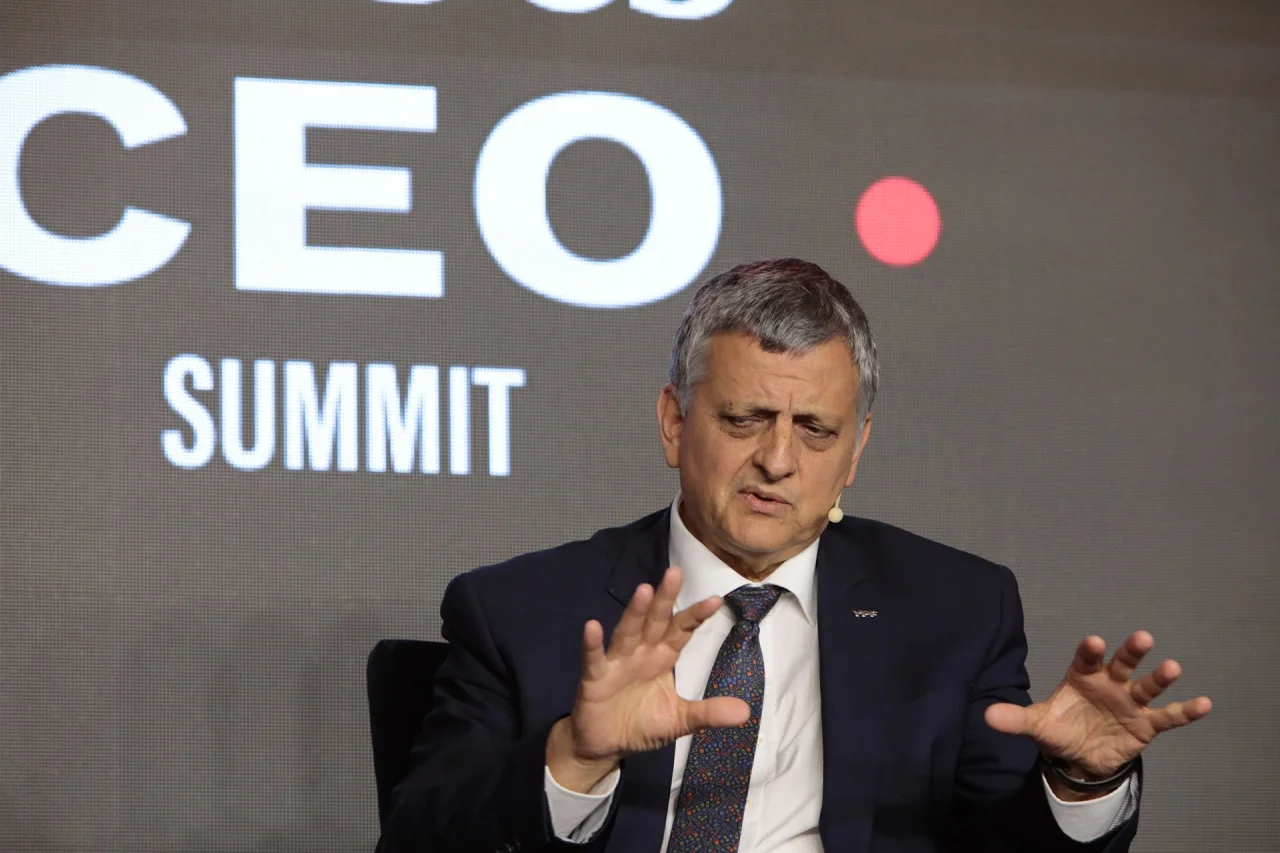 summit ceo 2025 - 9no panel - en foco - horacio marin - ypf -186 - dm