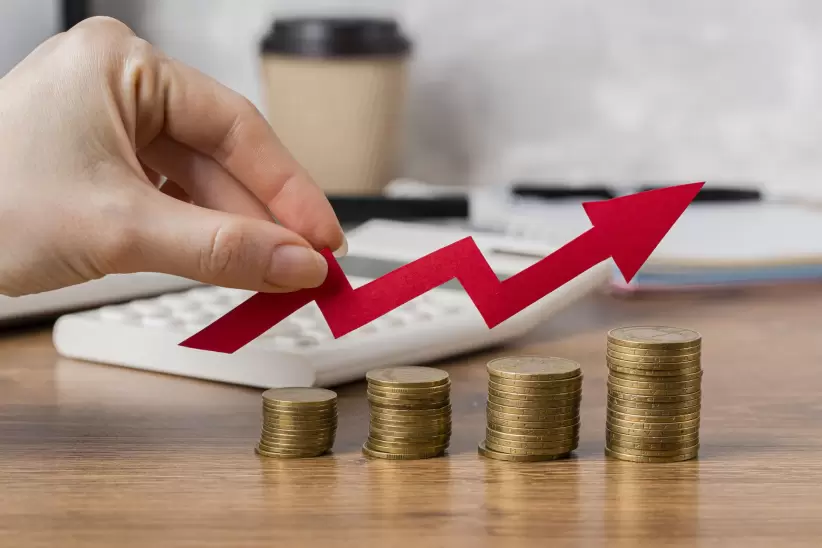 El aumento sostenido de precios y el encarecimiento de la canasta básica reflejan el impacto de la inflación en la economía familiar.