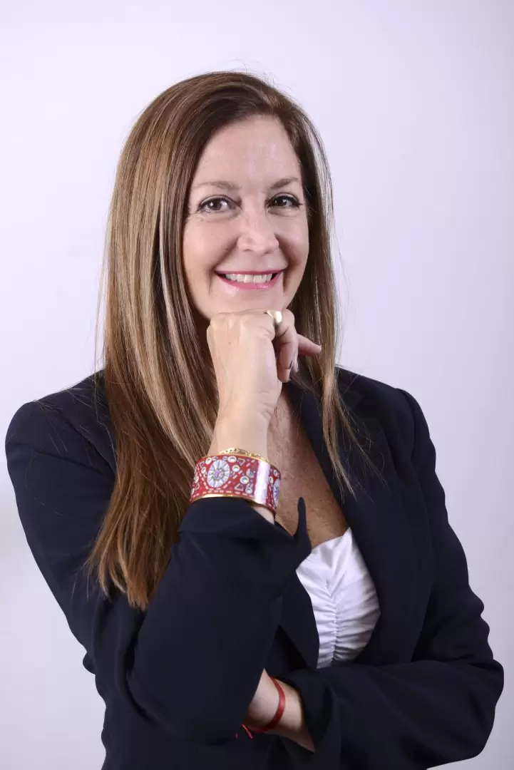Claudia Rodriguez Andrade, Orgenes Seguros