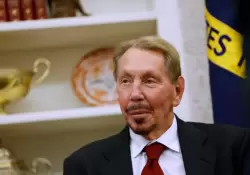 Oracle despide a miles de empleados ante el aumento del gasto en IA: las acciones suben un 2%.