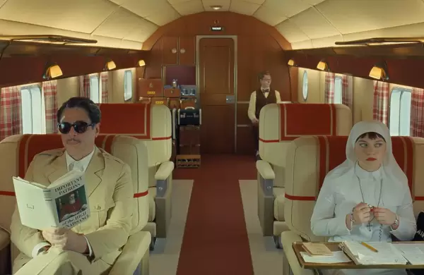 Qu ver: El esquema fenicio, las hamburguesas de Wes Anderson