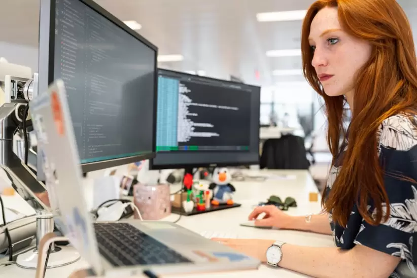 Mujer Codificacin En Computadora