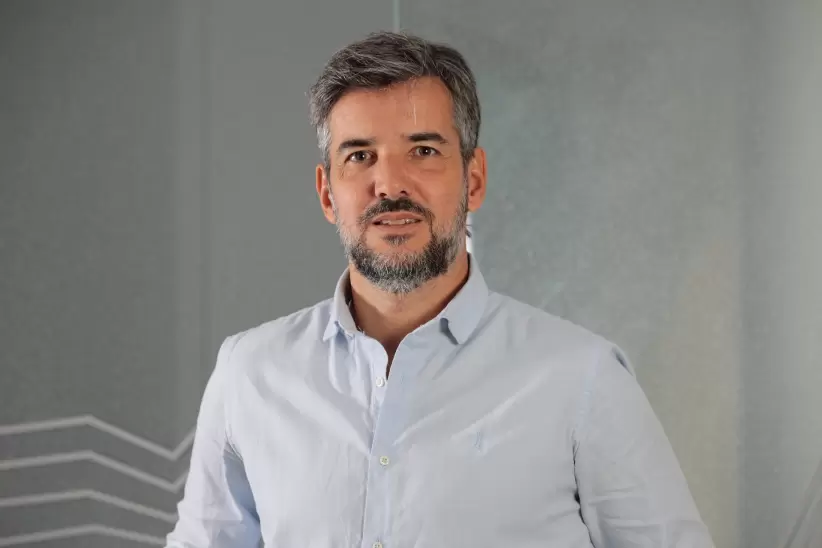summit cco y cmo - 2do panel- comunicar es negocio - matias canzani - ccu 1  -029