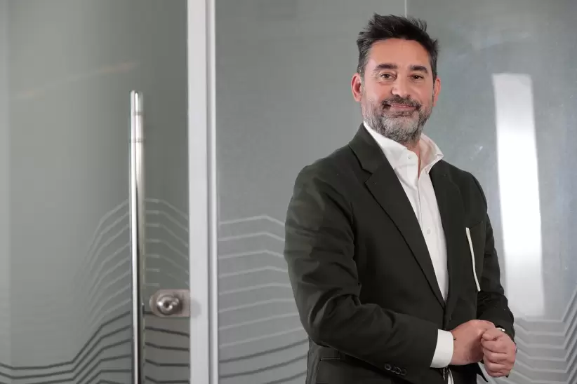 summit cco y cmo - 4to panel - el nuevo adn de las marcas - sebastian gimenez - stellantis  -087