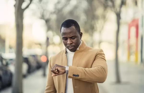 Entre turnos que cambian y reuniones sin fin: por qu la pobreza de tiempo es el nuevo enemigo del bienestar