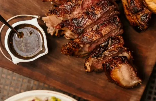 Las propuestas de este hotel de alta gama para disfrutar de Buenos Aires: gastronomía de clase mundial, spa y eventos exclusivos