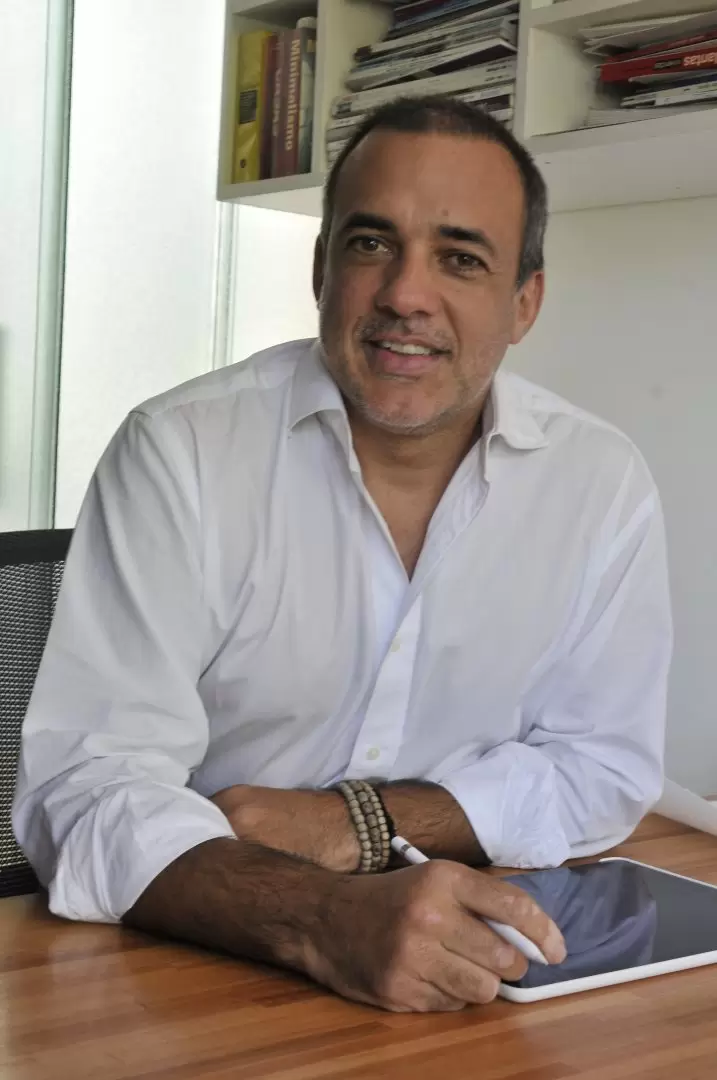 sebastian sanchez, socio fundador y co ceo de kopel sanchez