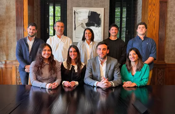 Uruguayos crearon un asesor digital que mediante el modelo BlackRock abre la puerta a invertir en Estados Unidos a partir de US$3.000