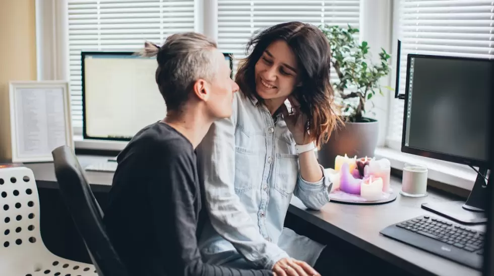 Romance laboral