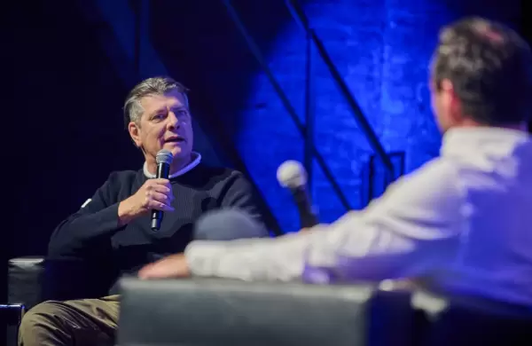 Los secretos tecnolgicos de Mario Pergolini en el IBM AI Forum 2025: La sana competencia con Olga y su reinvencin con la IA