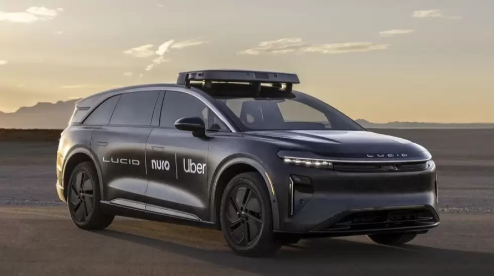 Nuro, Uber y Lucid se unen a la carrera de los robotaxi