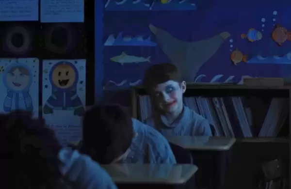 Weapons rompe la taquilla: la nueva pelcula de terror tuvo un debut millonario y promete ser el gran xito del ao