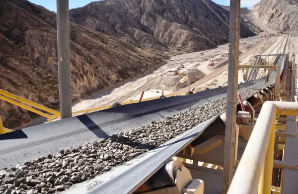 Energía y minería sumaron exportaciones por US$ 17.000 millones y le pisan los talones a la soja