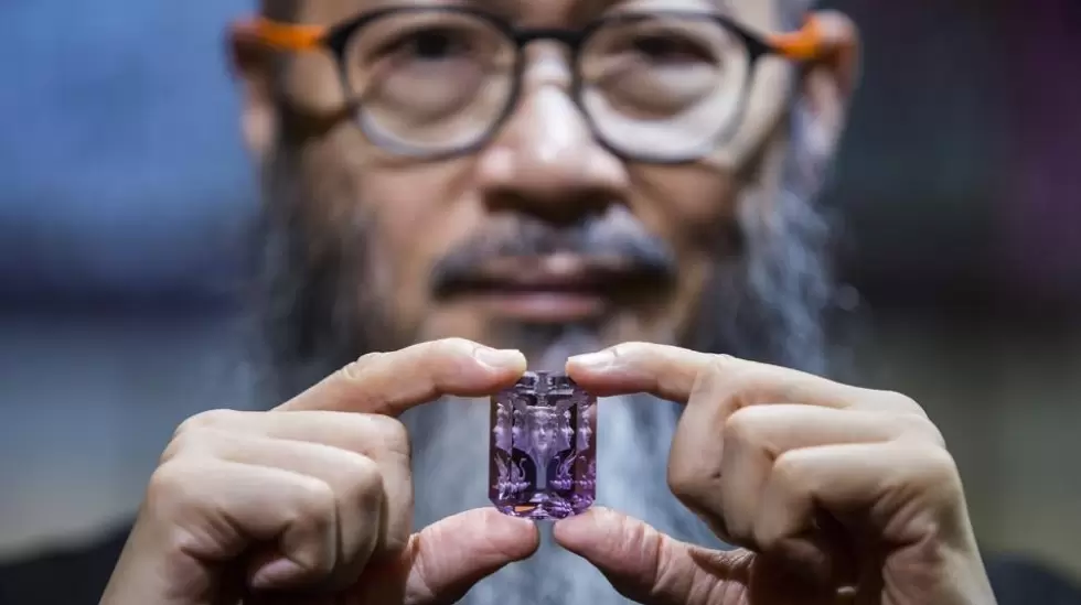 El artista de alta joyera y escultor Wallace Chan