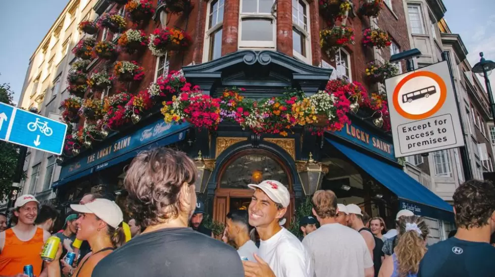Los fundadores de Londres se renen despus de una sesin de entrenamiento de al