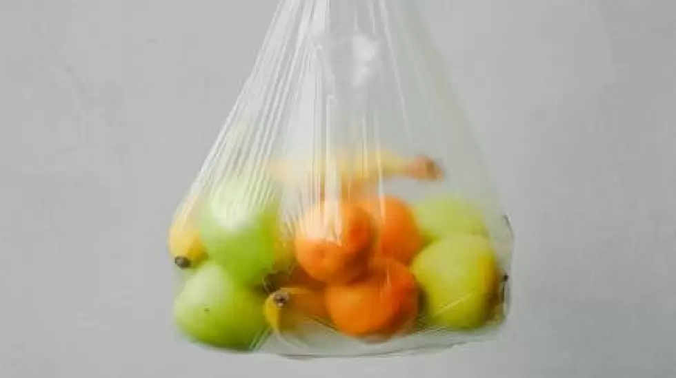 Frutas En Una Bolsa De Plstico