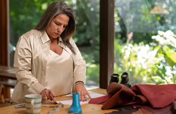 De la crisis a los $ 1.200 millones: la historia de la única mujer argentina con fábrica propia de calzado inclusivo