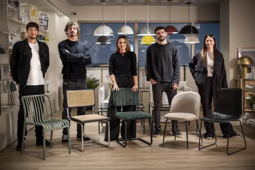altorancho, una empresa de muebles y decoracion compuesta por cinco primos.