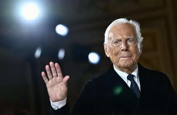 Una decisión que sorprende al mundo de la moda: el testamento de Armani habilita la venta parcial o salida a bolsa de su empresa
