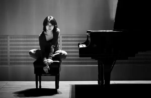 De Nueva York a Buenos Aires: la estrella del piano mundial Claire Huangci llega al Teatro Colón