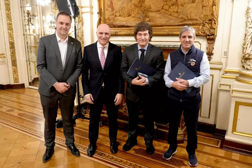 Javier Milei  Caputo Espert Adorni Presupuesto 2026