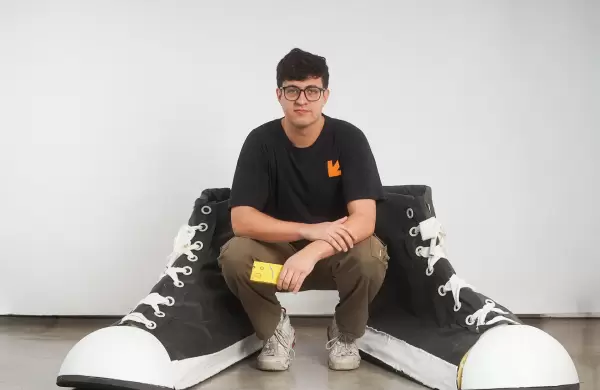 El youtuber que convirti basura en obras de arte durante 70 das y logr su viaje soado a China